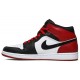 Jordan 1 Retro 'Old Love'
 Bianco/Nero-Rosso Varsity AJ 1 Scarpe 136085 102