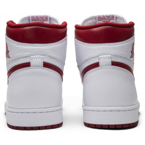 Jordan 1 Retro High OG 'Metallic Red'
 Bianco/rosso college AJ 1 Scarpe 555088 103