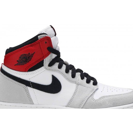 Jordan 1 Retro High OG GS 'Smoke Grey'
 
Bianco/Nero/Grigio Fumo Chiaro/Rosso Varsity AJ 1 Scarpe 575441 126