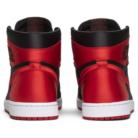 Jordan 1 Retro High OG SE 'Satin Banned'
 Nero/rosso-bianco universitario AJ 1 Scarpe 917359 001