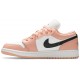 Jordan 1 Low GS 'Light Arctic Pink'
 Rosa artico chiaro/bianco/nero AJ 1 Scarpe 553560 800