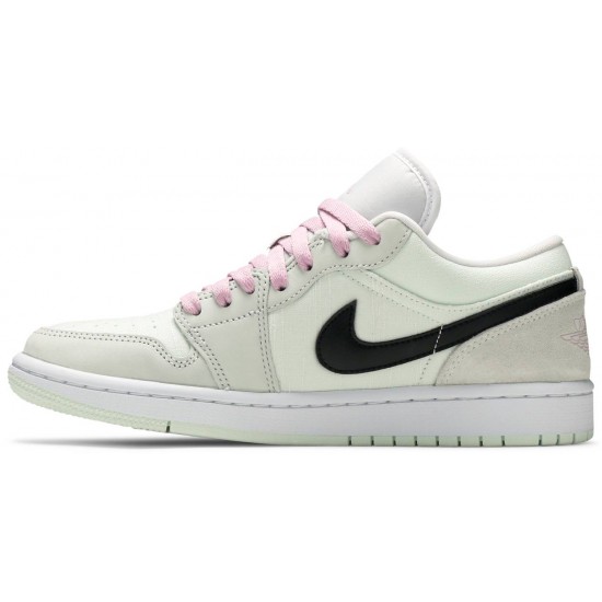 Donne Jordan 1 Low SE 'Barely Green' Appena verde/nero/rosa artico chiaro/bianco AJ 1 ScarpeCZ0776 300