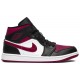 Jordan 1 Mid 'Noble Red'
 Nero/Bianco/Rosso nobile AJ 1 Scarpe 554724 066