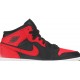 Jordan 1 Mid GS 'Banned'
 Nero/Rosso Università/Nero/Bianco AJ 1 Scarpe 554725 074