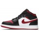 Jordan 1 Mid GS 'Noble Red'
 Nero/rosso nobile/bianco AJ 1 Scarpe 554725 066