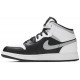 Jordan 1 Mid GS 'White Shadow'
 Nero/Bianco/Grigio Fumo Chiaro AJ 1 Scarpe 554725 073