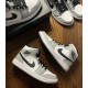 Donna/Uomo Air Jordan 1 Mid Light Smoke Grey 554724-092 Scarpe Da Ginnastica